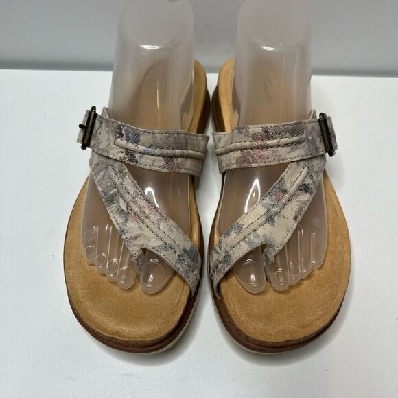 Clarks Collection Sandals Womens Size 10 Cushion Sole Brynn Madi Sand Beige - Picture 2 of 8